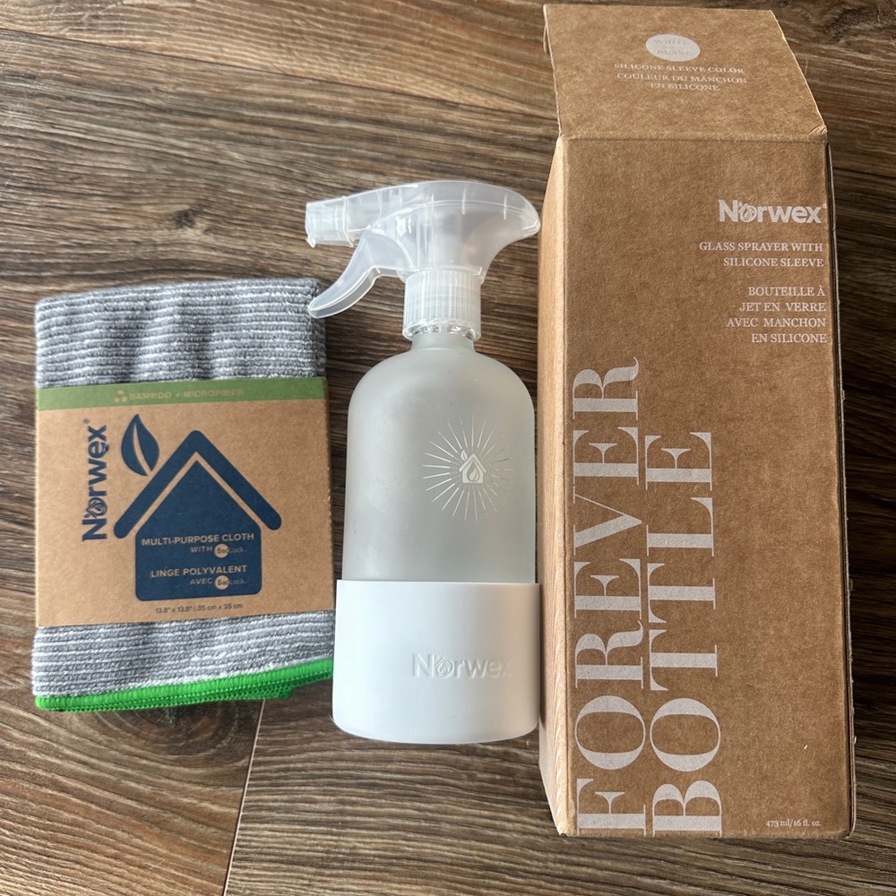 Norwex Silicone Sleeve Spray Bottle with multi-purpose Cloth - Gray and Green